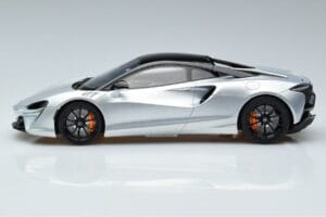 McLaren Artura Srebrny GT Spirit 1:18 GT873 Żywica — zdjęcie 3 z 6
