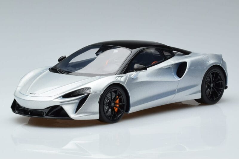 McLaren Artura Srebrny GT Spirit 1:18 GT873 Żywica