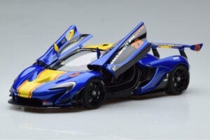 McLaren P1 GTR Niebieski Z Żółtymi Paskami AUTOart 1:18 81542 Kompozyt — zdjęcie 2 z 7