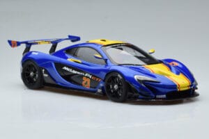 McLaren P1 GTR Niebieski Z Żółtymi Paskami AUTOart 1:18 81542 Kompozyt — zdjęcie 5 z 7