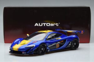 McLaren P1 GTR Niebieski Z Żółtymi Paskami AUTOart 1:18 81542 Kompozyt — zdjęcie 7 z 7
