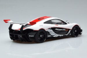 McLaren P1 GTR Błyszczący Biały Z Czerwonymi Paskami AUTOart 1:18 81541 Kompozyt — zdjęcie 3 z 7