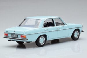 Mercedes 200 W115 Norev 1:18 183777 Metal — zdjęcie 3 z 7