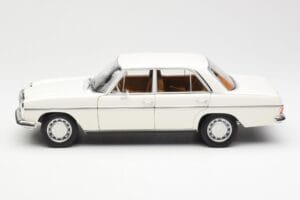 Mercedes 200 W115 Biały Norev 1:18 183770 Metal — zdjęcie 4 z 8