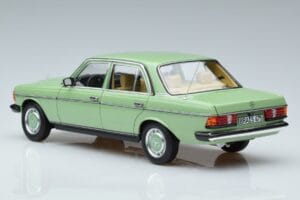 Mercedes 200 W123 Zielony Norev 1:18 183796 Metal — zdjęcie 6 z 7