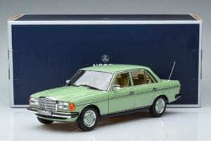 Mercedes 200 W123 Zielony Norev 1:18 183796 Metal — zdjęcie 7 z 7
