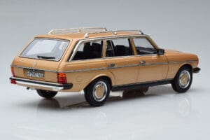 Mercedes 200T S123 Beżowy Norev 1:18 183738 Metal — zdjęcie 3 z 9