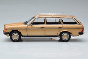Mercedes 200T S123 Beżowy Norev 1:18 183738 Metal — zdjęcie 5 z 9