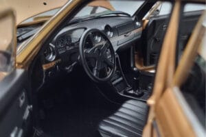 Mercedes 200T S123 Beżowy Norev 1:18 183738 Metal — zdjęcie 8 z 9