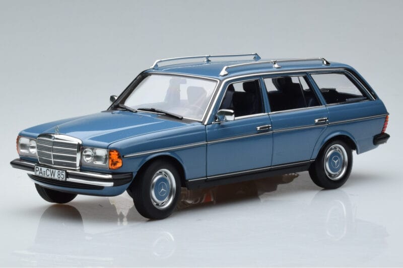 Mercedes 200T S123 Niebieski Norev 1:18 183737 Metal
