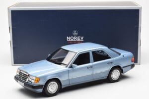 Mercedes 230E W124 Jasnoniebieski Metaliczny Norev 1:18 183945 Metal — zdjęcie 8 z 8