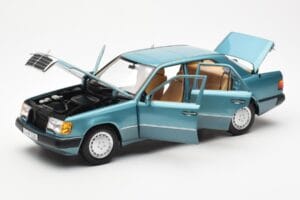 Mercedes 230E W124 Beryl Metallic Dealer Edition Norev 1:18 B66040698 Metal — zdjęcie 2 z 8