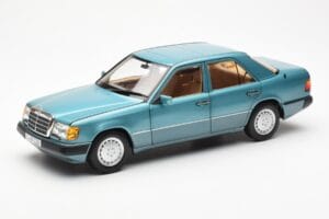 Mercedes 230E W124 Beryl Metallic Dealer Edition Norev 1:18 B66040698 Metal