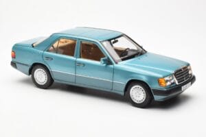 Mercedes 230E W124 Beryl Metallic Dealer Edition Norev 1:18 B66040698 Metal — zdjęcie 6 z 8