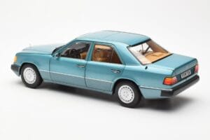 Mercedes 230E W124 Beryl Metallic Dealer Edition Norev 1:18 B66040698 Metal — zdjęcie 7 z 8