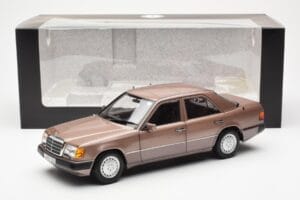 Mercedes 230E W124 Rosewood Metallic Dealer Edition Norev 1:18 B66040697 Metal — zdjęcie 8 z 8