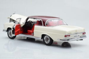 Mercedes 280 SE W108 Biały AUTOart 1:18 76287 Metal — zdjęcie 3 z 8