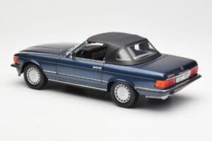 Mercedes 300 SL R107 Granatowy Norev 1:18 183466 Metal — zdjęcie 7 z 8