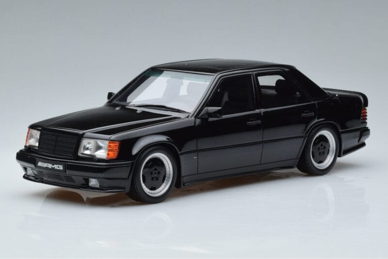 Mercedes 300E W124 5.6 AMG The Hammer Otto 1:18 OT638 Żywica