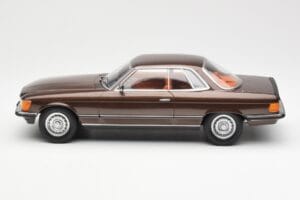 Mercedes 500 SLC C107 Brązowy KK-Scale 1:18 180851 Metal — zdjęcie 3 z 6