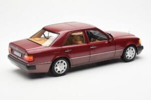 Mercedes 500E W124 Czerwony Metallic Dealer Edition Norev 1:18 B66040699 Metal — zdjęcie 3 z 8