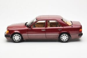 Mercedes 500E W124 Czerwony Metallic Dealer Edition Norev 1:18 B66040699 Metal — zdjęcie 4 z 8