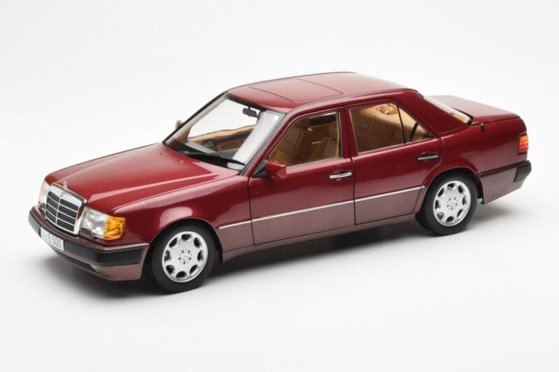 Mercedes 500E W124 Czerwony Metallic Dealer Edition Norev 1:18 B66040699 Metal