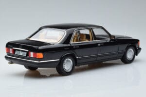 Mercedes 560 SEL W126 Czarny Norev 1:18 183793 Metal — zdjęcie 3 z 7