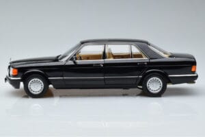 Mercedes 560 SEL W126 Czarny Norev 1:18 183793 Metal — zdjęcie 4 z 7