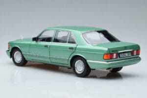 Mercedes 560 SEL W126 Jasnozielony Norev 1:18 183469 Metal — zdjęcie 6 z 7