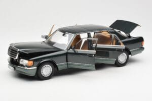 Mercedes 560 SEL W126 Night Zielony Metaliczny Dealer Edition Norev 1:18 B66040626 Metal — zdjęcie 2 z 8