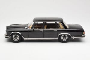 Mercedes 600 SWB W100 Czarny KK-Scale 1:18 180601 Metal — zdjęcie 3 z 6