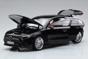 Mercedes A-Class W177 AMG Line Norev 1:18 183861 Metal — zdjęcie 2 z 7