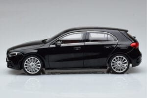 Mercedes A-Class W177 AMG Line Norev 1:18 183861 Metal — zdjęcie 4 z 7