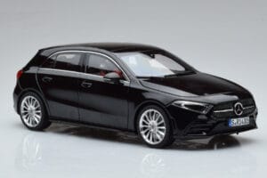 Mercedes A-Class W177 AMG Line Norev 1:18 183861 Metal — zdjęcie 5 z 7