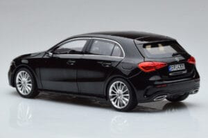 Mercedes A-Class W177 AMG Line Norev 1:18 183861 Metal — zdjęcie 6 z 7