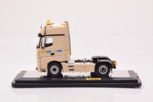 Mercedes Actros Gigaspace IAA 2012 Taxi NZG 1:50 MM0015 Metal
