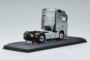 Mercedes Actros MP4 Racing Edition IXO 1:43 TR091 Metal — zdjęcie 2 z 6