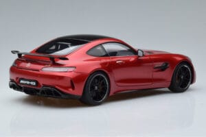 Mercedes AMG GT R C190 Kardynalna Czerwień AUTOart 1:18 76331 Metal — zdjęcie 3 z 7