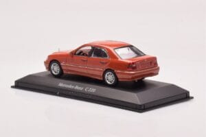 Mercedes C-Class W202 C220 Pomarańczowy Metaliczny Dealer Edition Minichamps 1:43 B66005747 Metal — zdjęcie 3 z 4