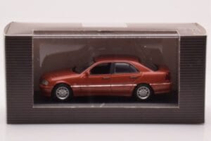 Mercedes C-Class W202 C220 Pomarańczowy Metaliczny Dealer Edition Minichamps 1:43 B66005747 Metal — zdjęcie 4 z 4