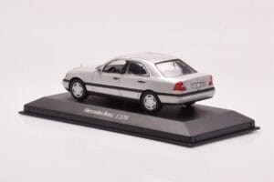 Mercedes C-Class W202 C220 Srebrny Minichamps 1:43 B66005705-M1 Metal — zdjęcie 3 z 4