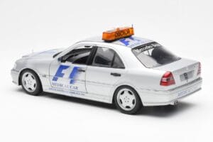 Mercedes C-Class W202 AMG Medical Car F1 1997 UT Models 1:18 26106 Metal — zdjęcie 5 z 6