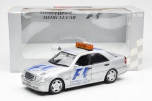 Mercedes C-Class W202 AMG Medical Car F1 1997 UT Models 1:18 26106 Metal — zdjęcie 6 z 6