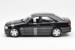 Mercedes C-Class W202 C36 AMG Czarny Metaliczny UT Models 1:18 26102 Metal — zdjęcie 3 z 6
