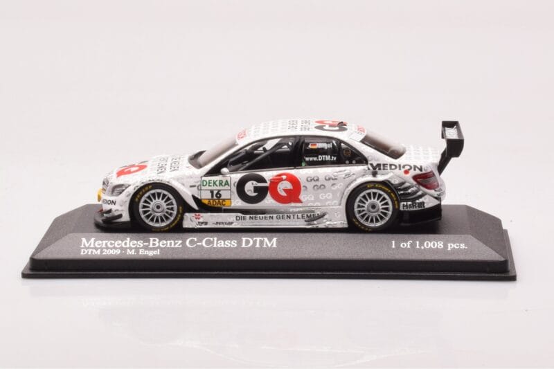Mercedes C-Class W204 DTM GQ AMG Mercedes #16 Engels DTM 2009 Minichamps 1:43 400093816 Metal