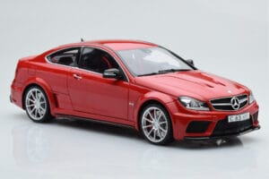 Mercedes C63 AMG W204 Black Series Czerwony GT Spirit 1:18 GT065 Żywica — zdjęcie 4 z 6