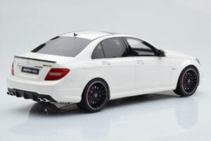 Mercedes C63 AMG W204 Biały GT Spirit 1:18 GT166 Żywica — zdjęcie 2 z 6