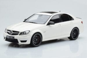 Mercedes C63 AMG W204 Biały GT Spirit 1:18 GT166 Żywica