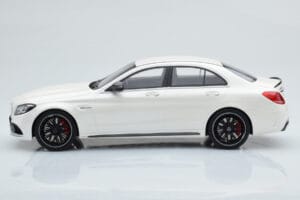 Mercedes C63S AMG W205 Biały GT Spirit 1:18 B66960370 Żywica — zdjęcie 3 z 6